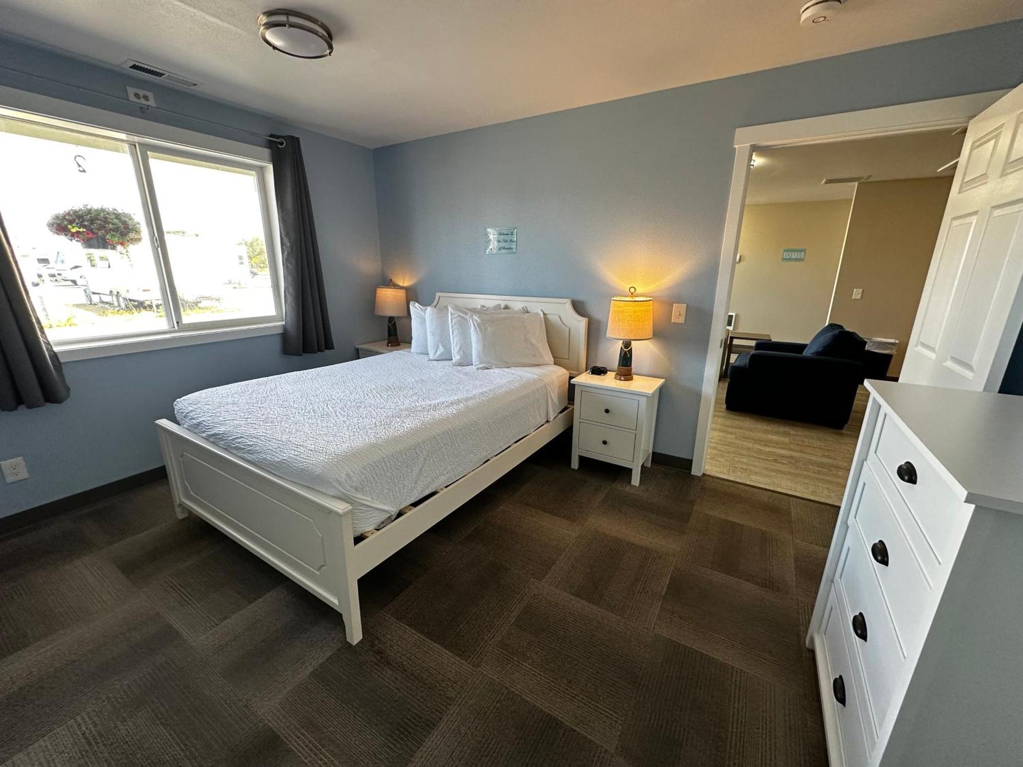 Coastal Inn And Suites ลองบีช ภายนอก รูปภาพ